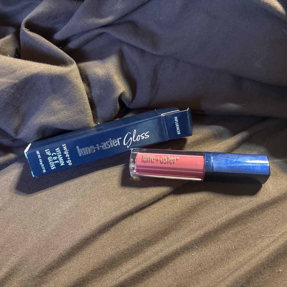 Lune + Aster Lip Gloss in Influencer